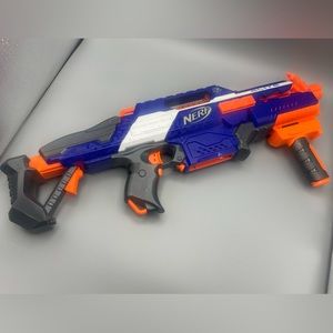 Nerf Blaster Full auto rapid strike Blaster